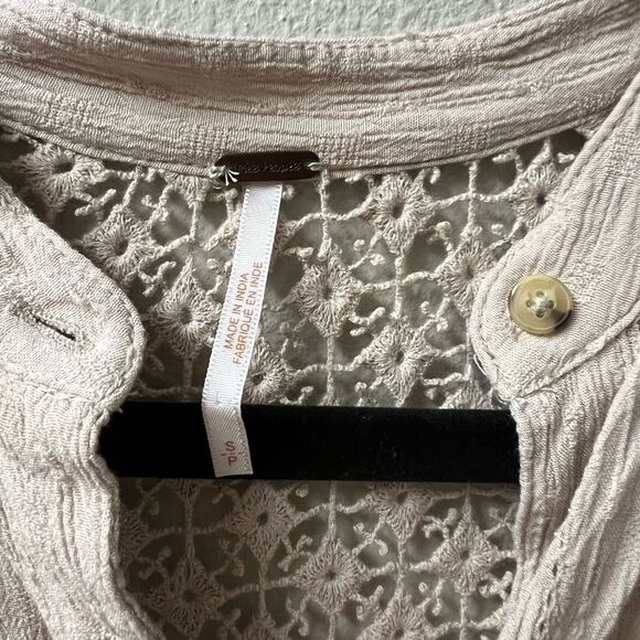 Free People “The Best Shirt” Gauzy Beige Blouse with‎ Crochet Inset – Size S - Picture 7 of 12